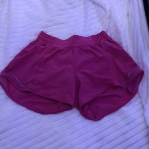 Lululemon Sonic Pink 4inch Size 6 Hotty-Hot shorts Good Condition